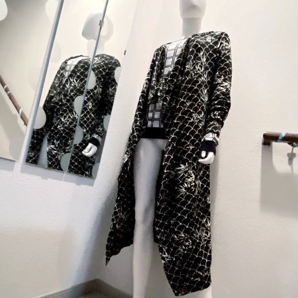 B&W Print Kimono Duster Cardigan - Picture 6 of 11